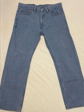 Levi's Straight Leg Jeans in Medium Blue
